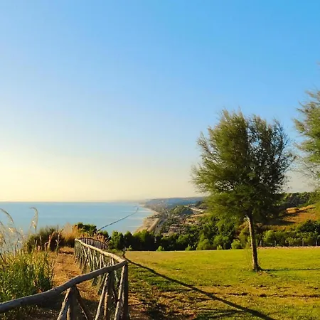 Contea Dei Ciliegi アパート ペダーゾ